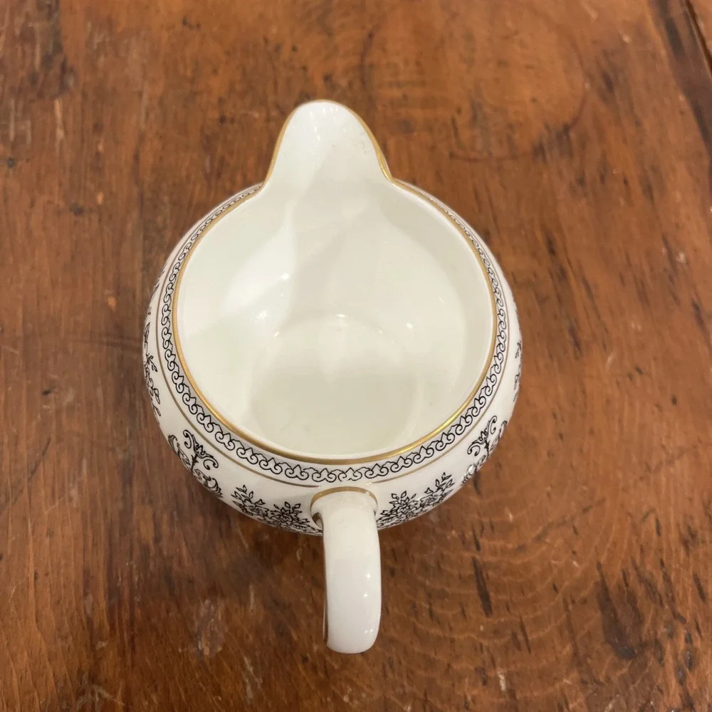 WEDGWOOD‎ COLUMBIA BLACK CREAMER - 2 1/4
